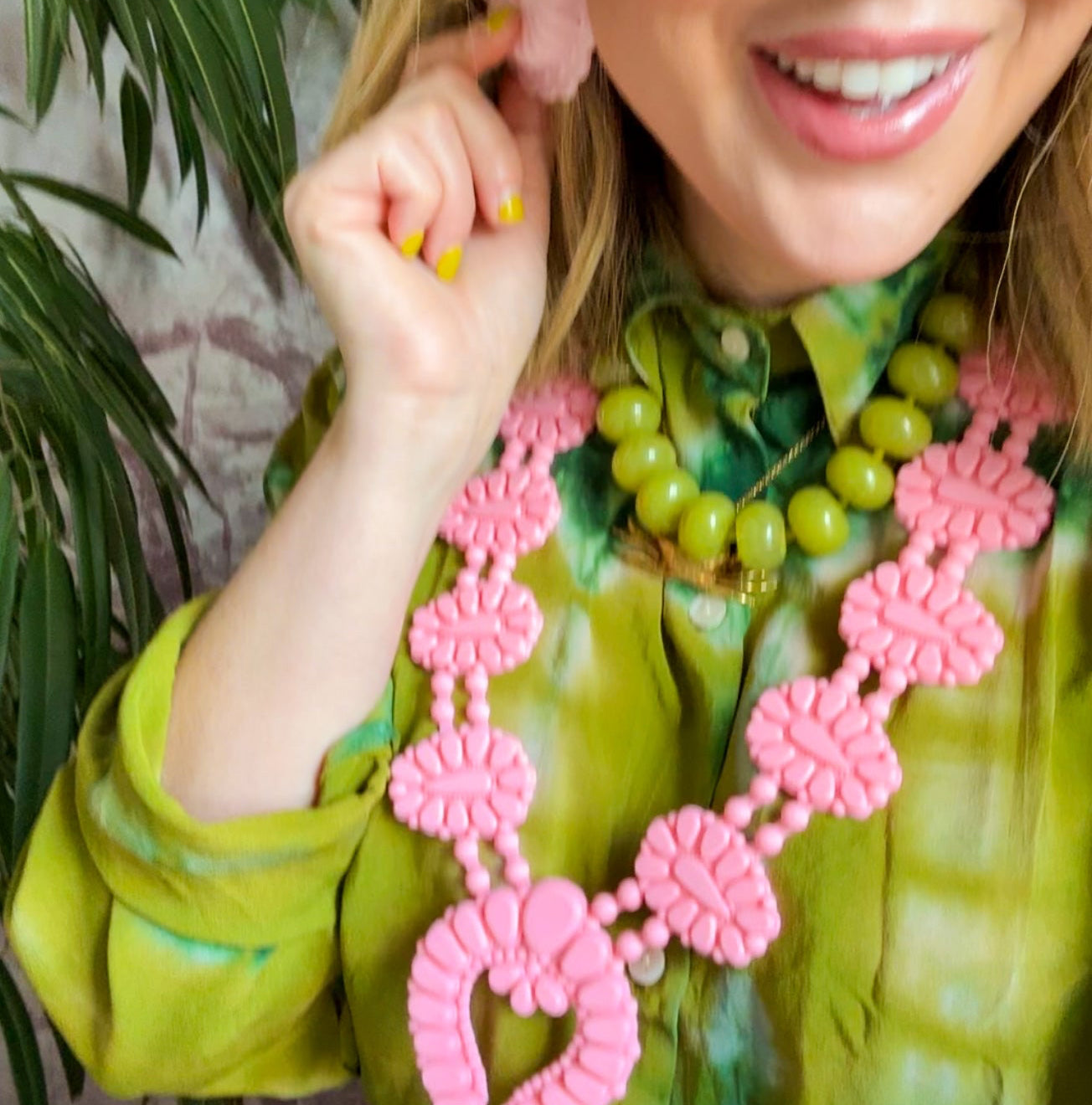 Golden Hour Necklace in Bubblegum Pink