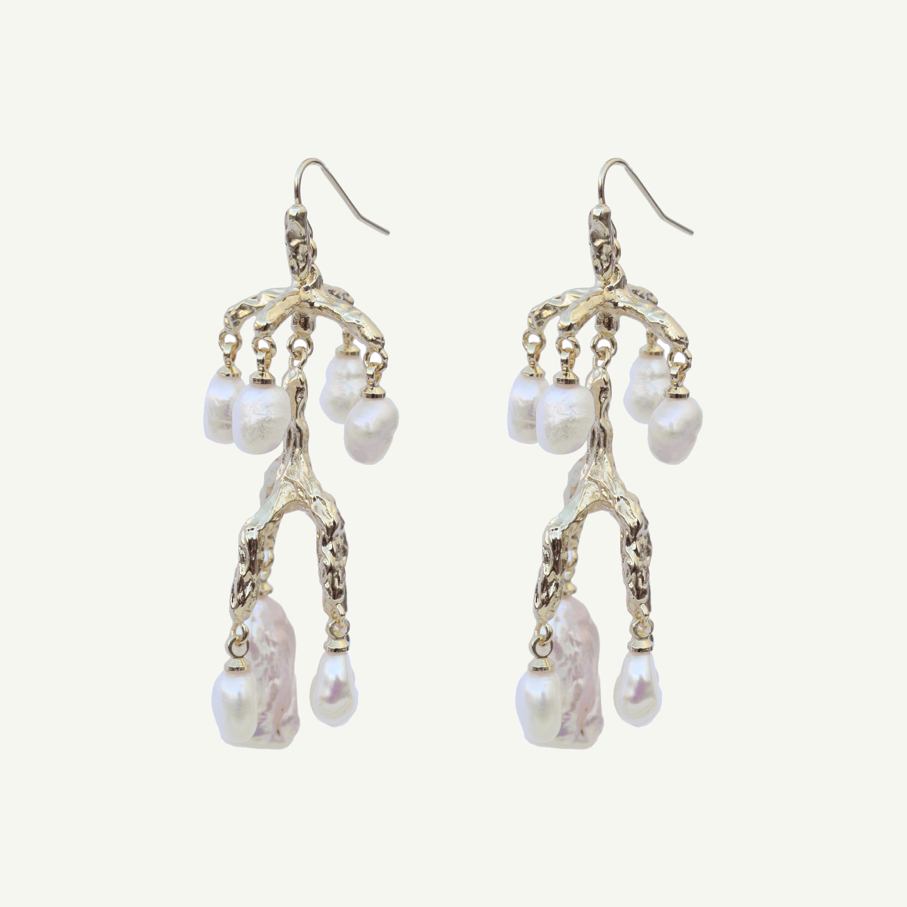 Delia Pearl Earrings Medium