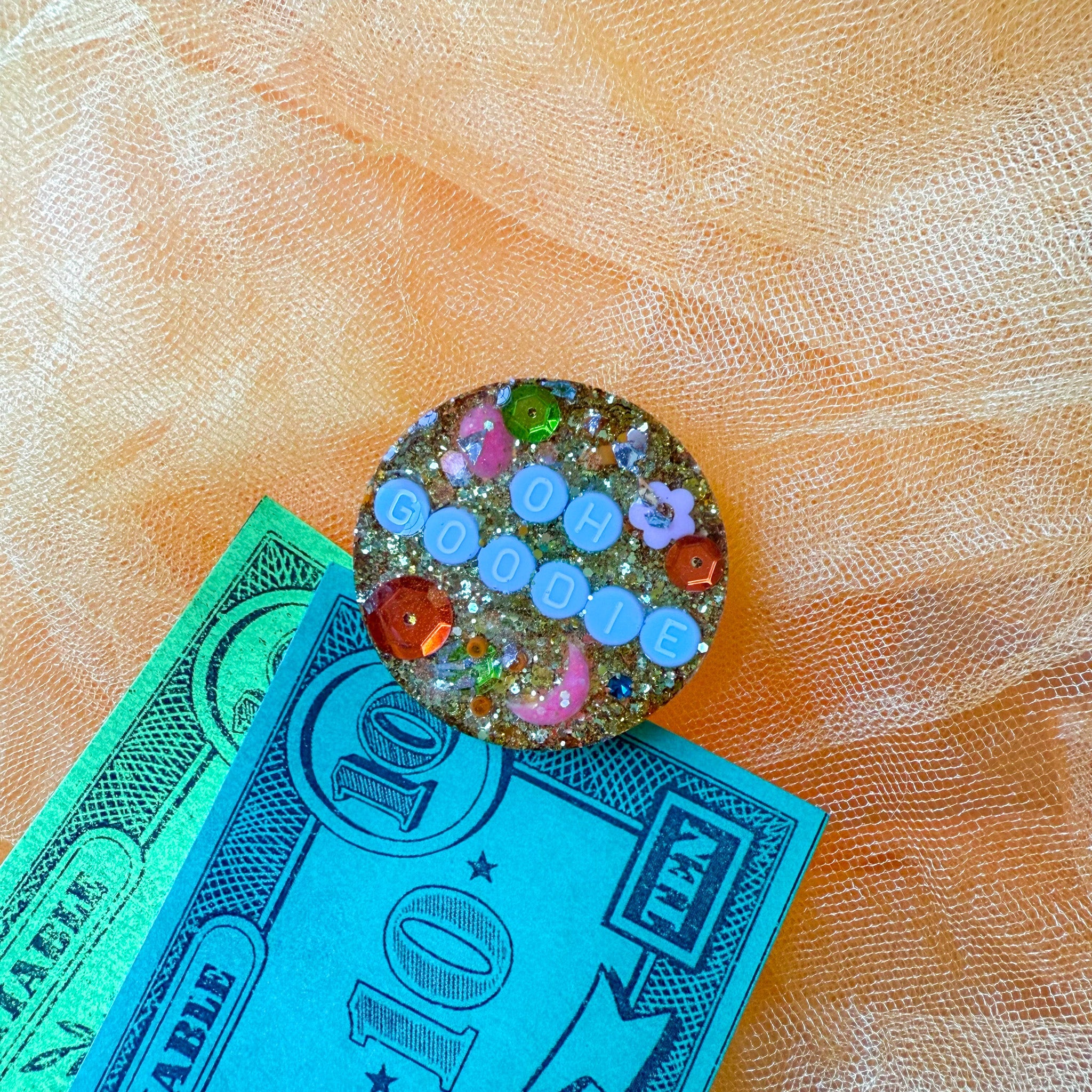 Glitterati Birthday Badge No. 28