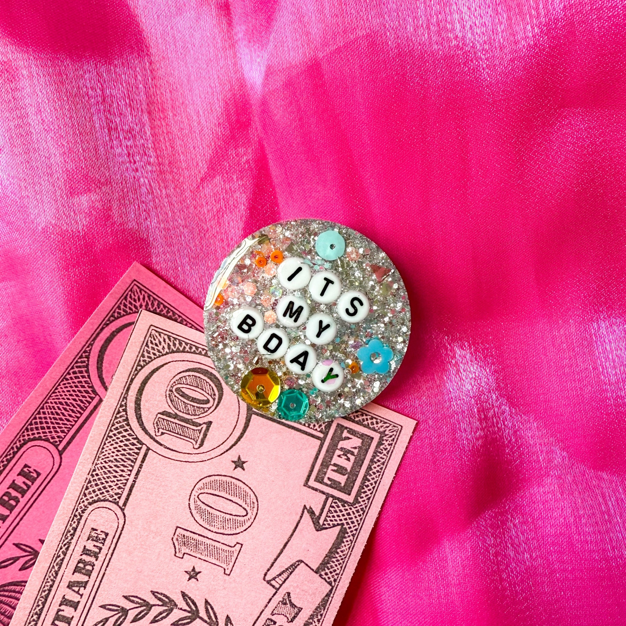 Glitterati Birthday Badge No. 39
