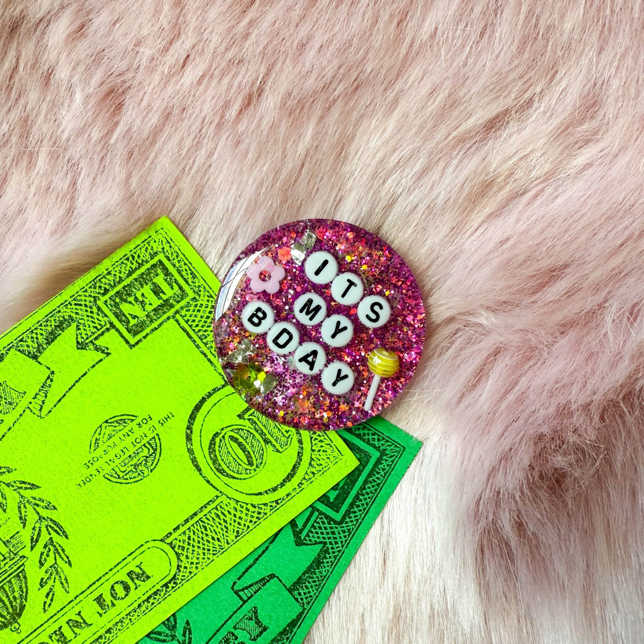 Glitterati Birthday Badge No. 47