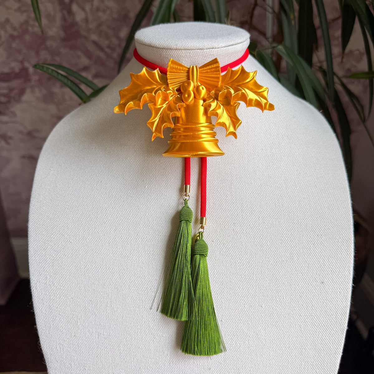 Mistletoe Bolo Gold with Red & Olive