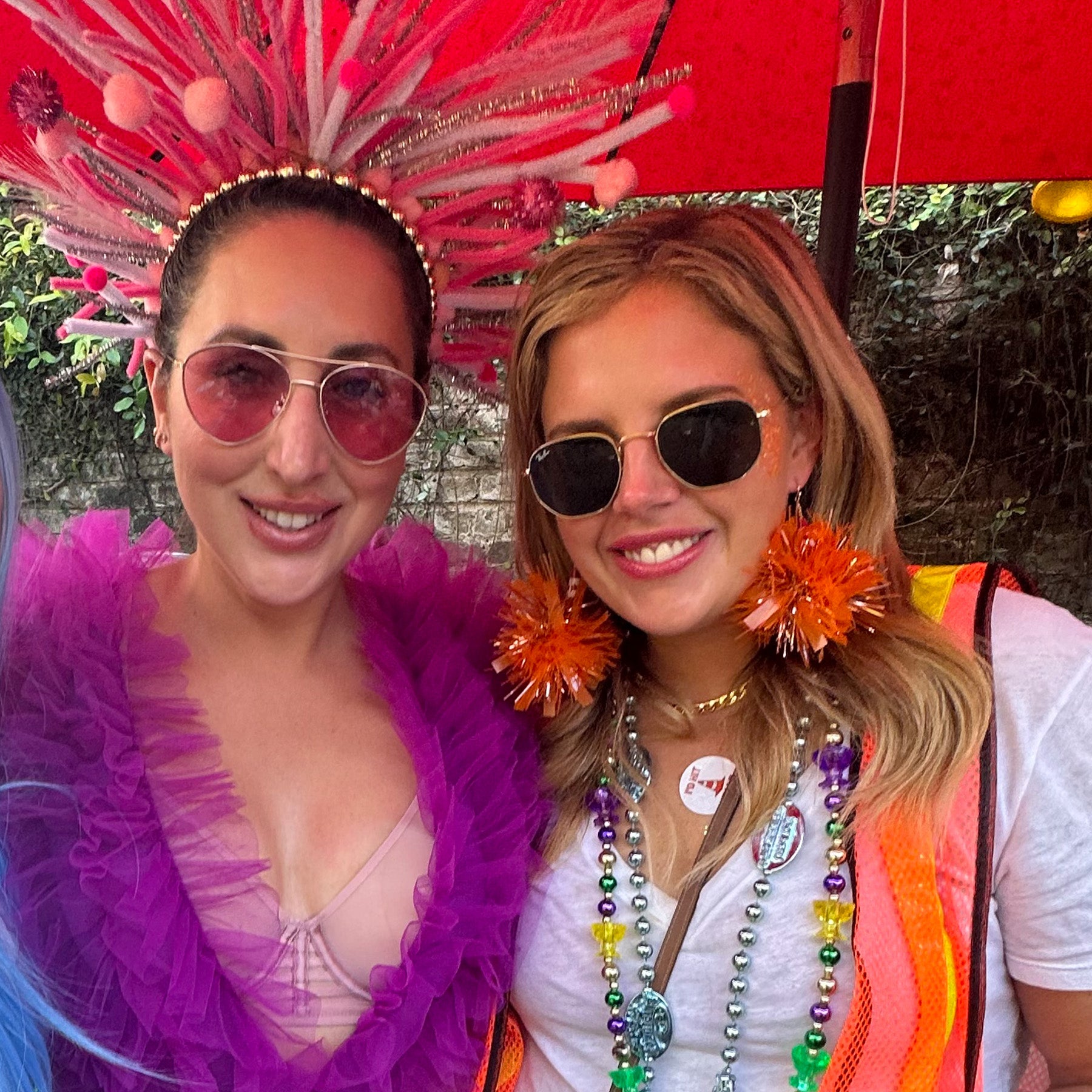 Pot Hoe Orange Pom Pom Earrings