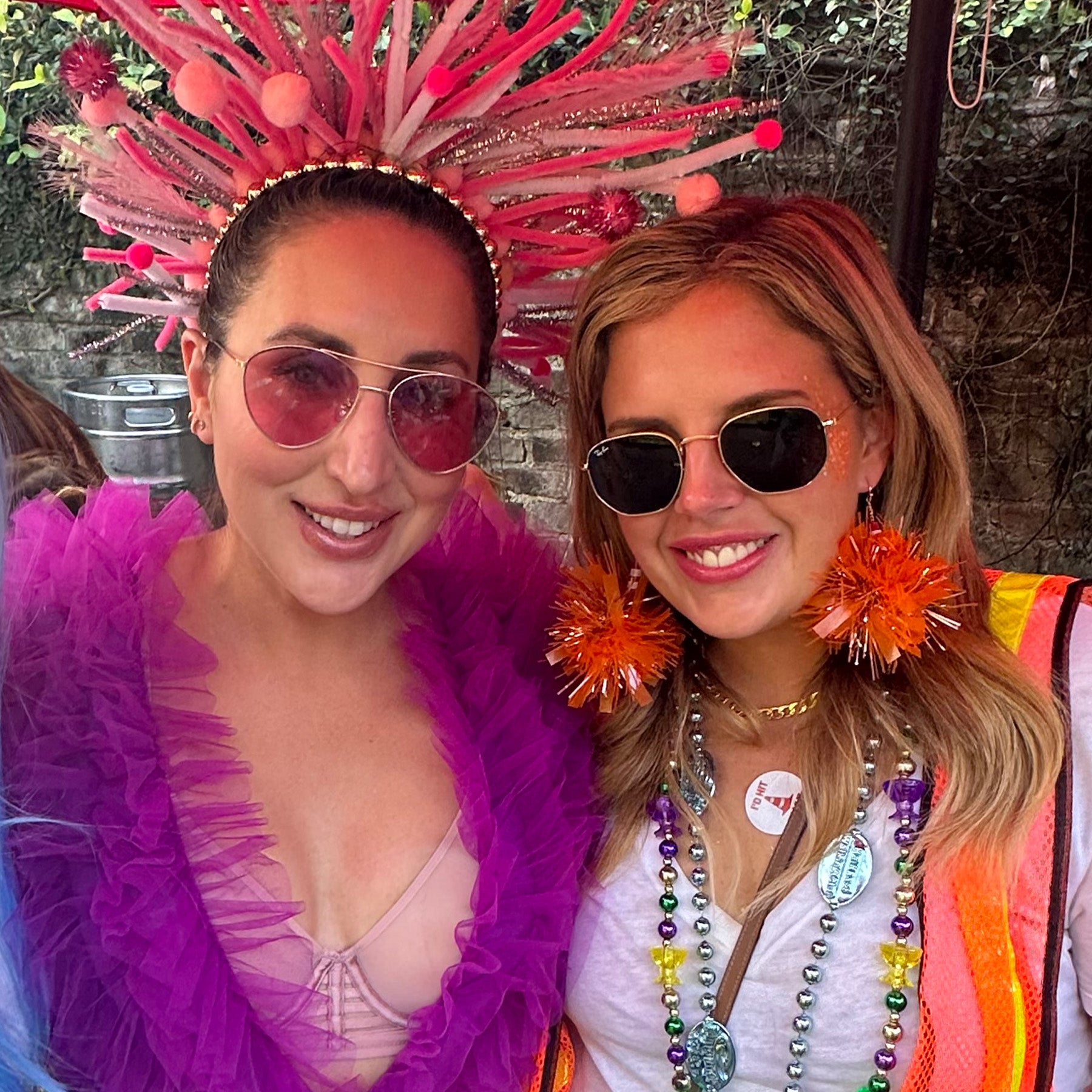 Pot Hoe Orange Pom Pom Earrings