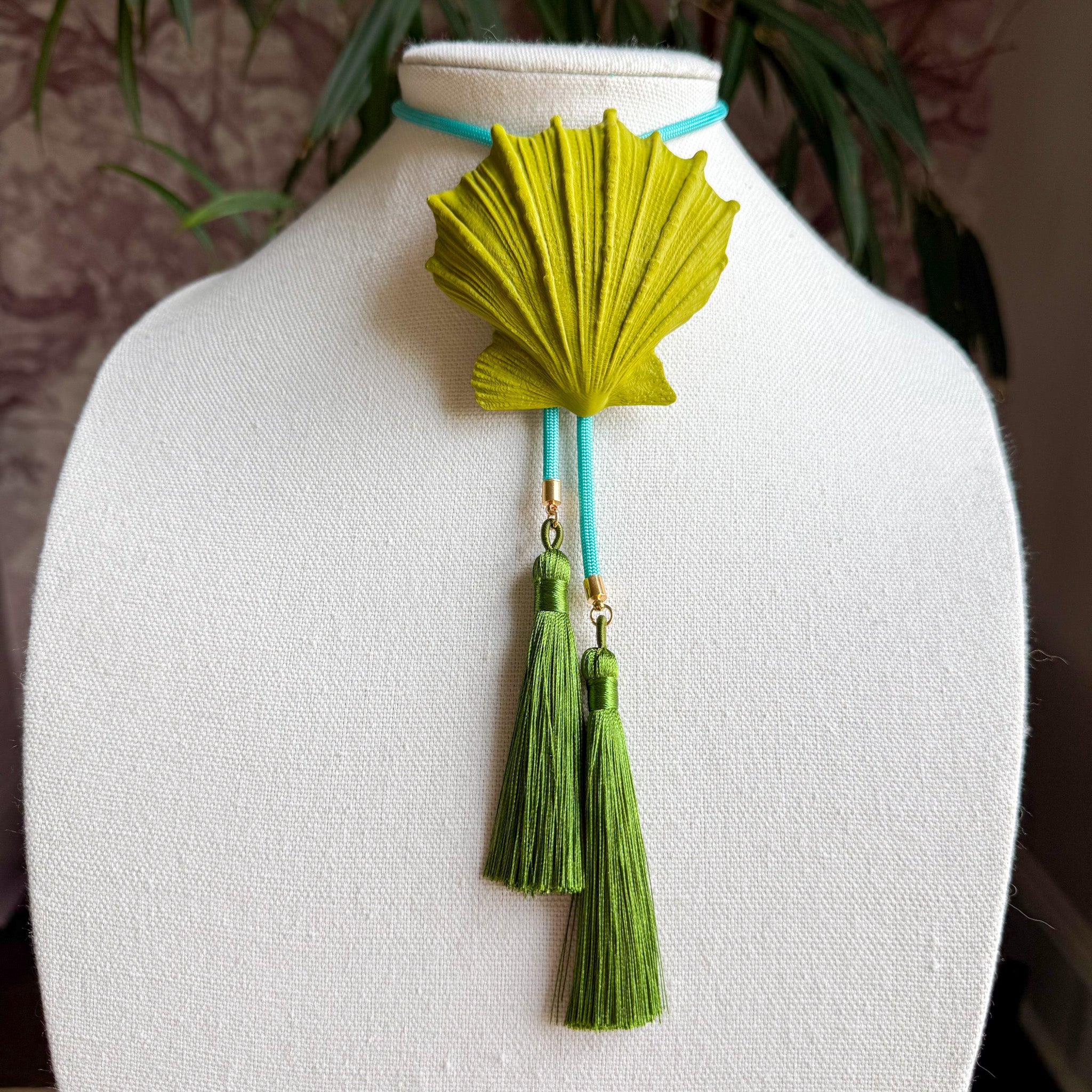 Shell Bolo Olive Green with Turquoise & Olive