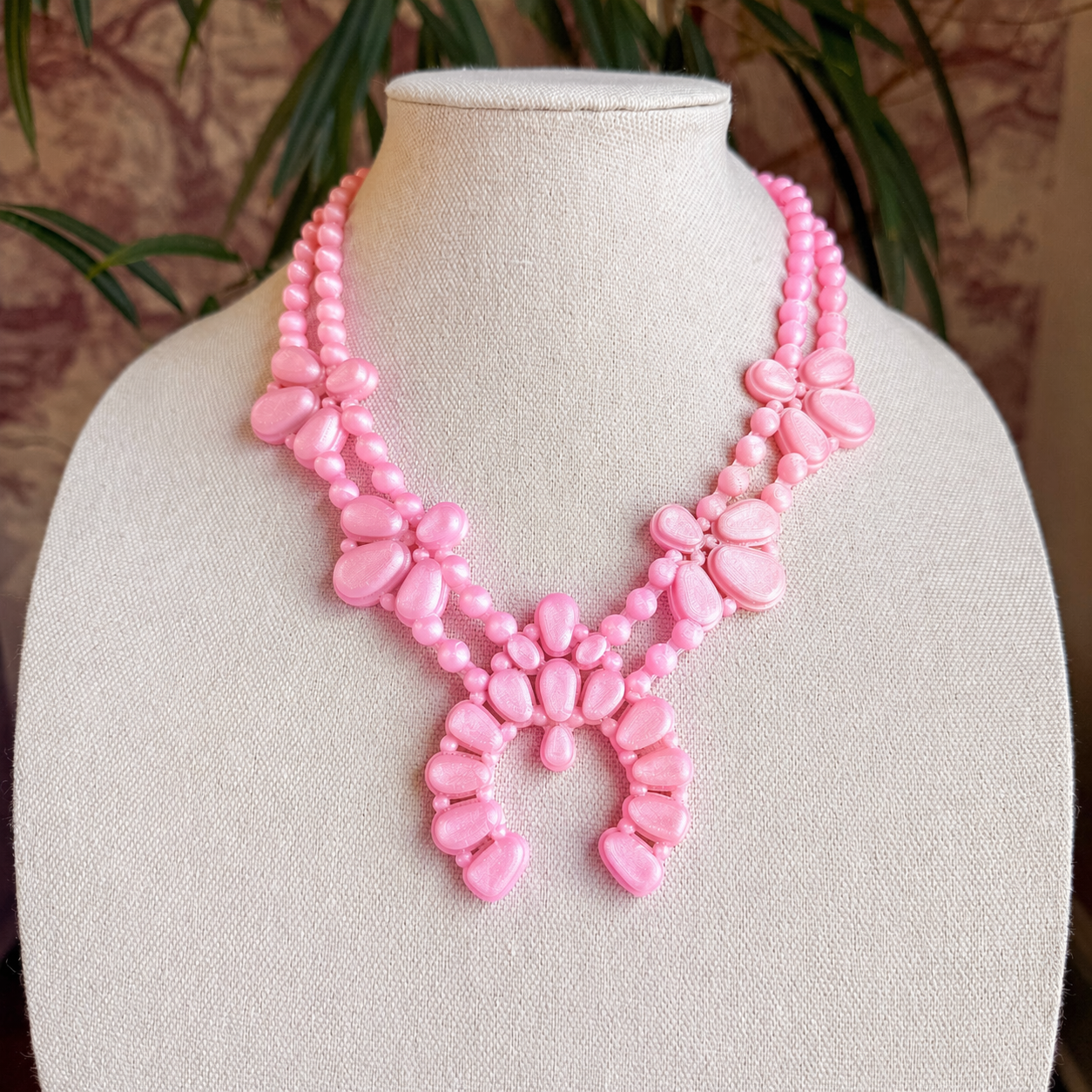 Night Bloom Necklace in Stawberry Kiss