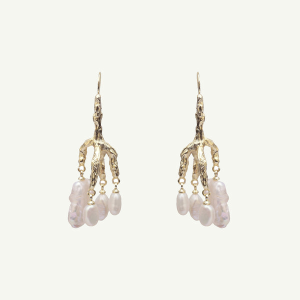 Delia Pearl Earrings