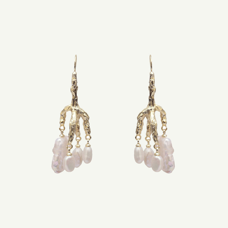 Delia Pearl Earrings