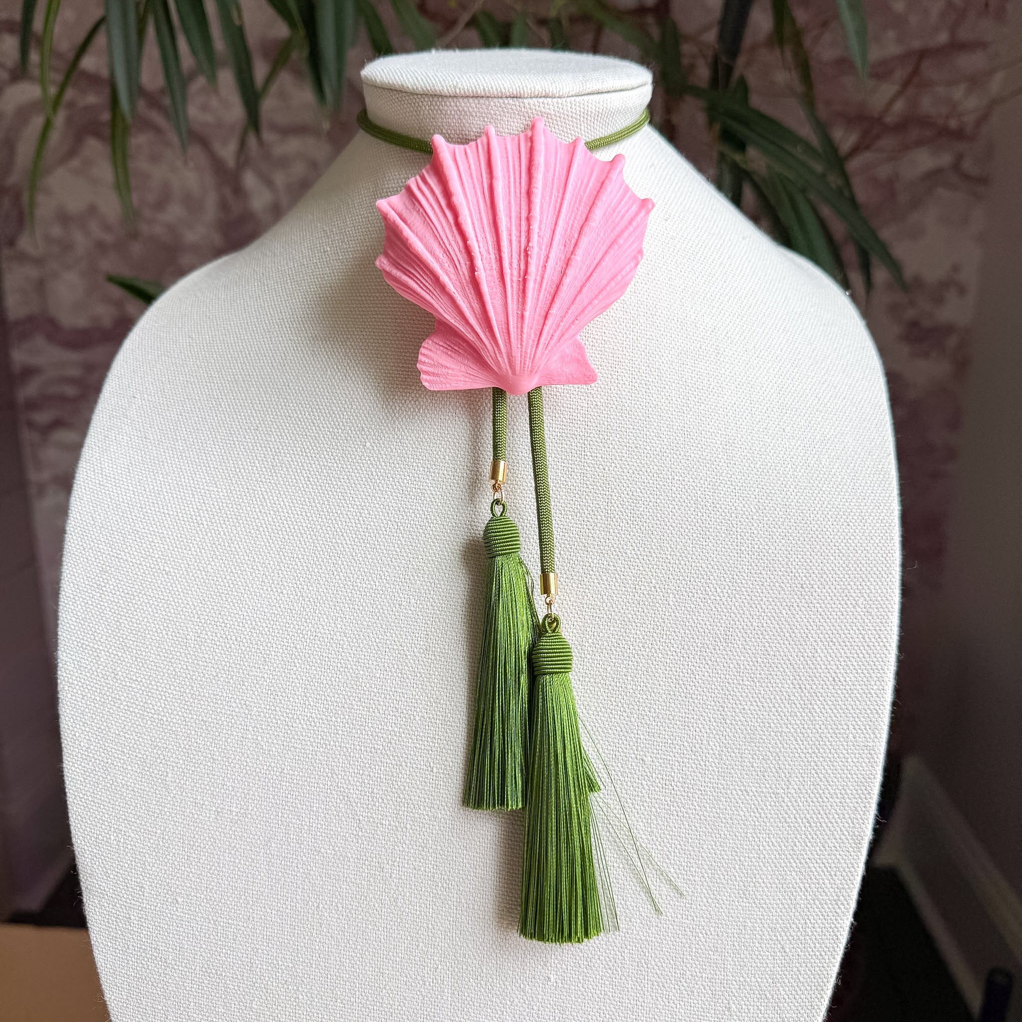 Shell Bolo Bubblegum Pink with Olive & Olive