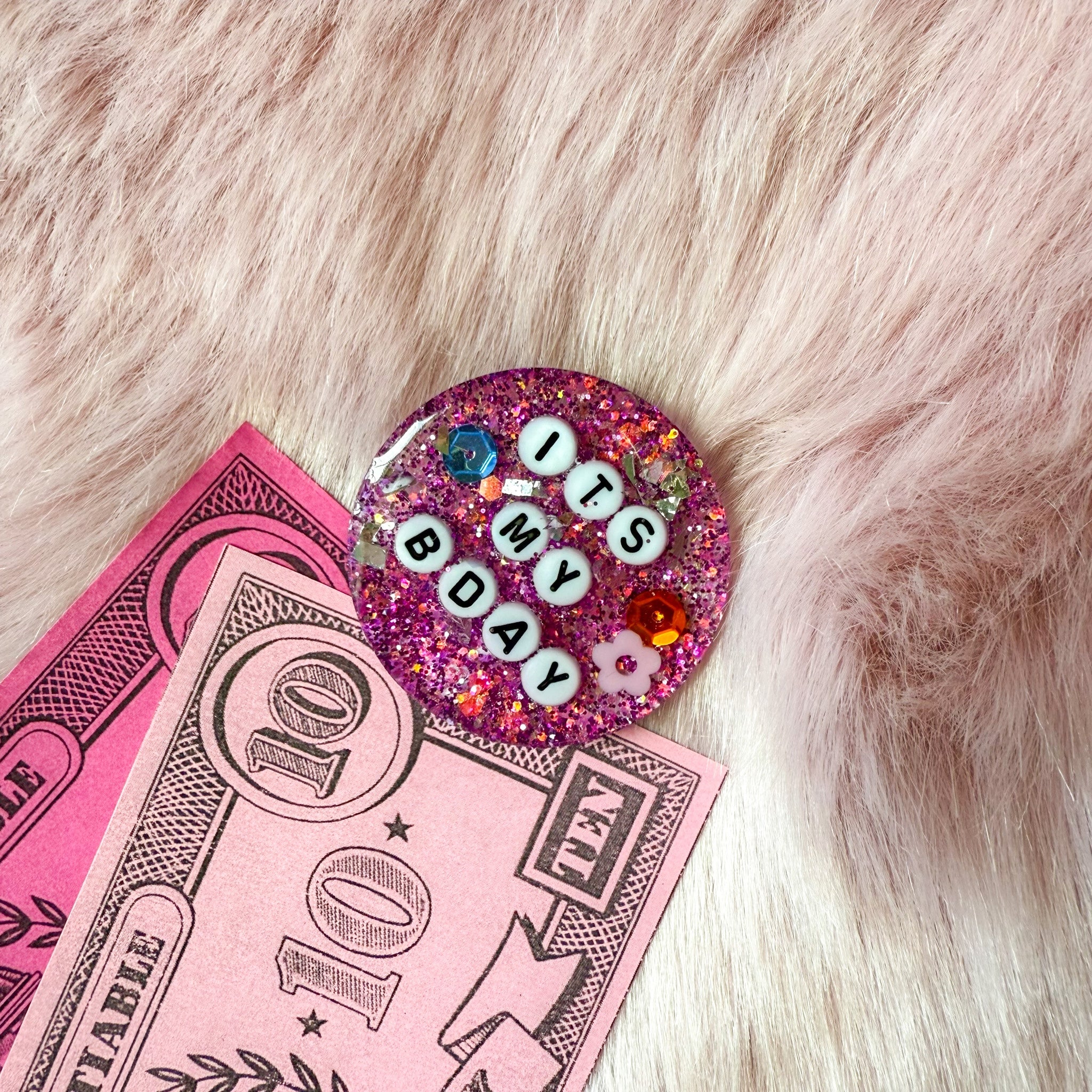 Glitterati Birthday Badge No. 71