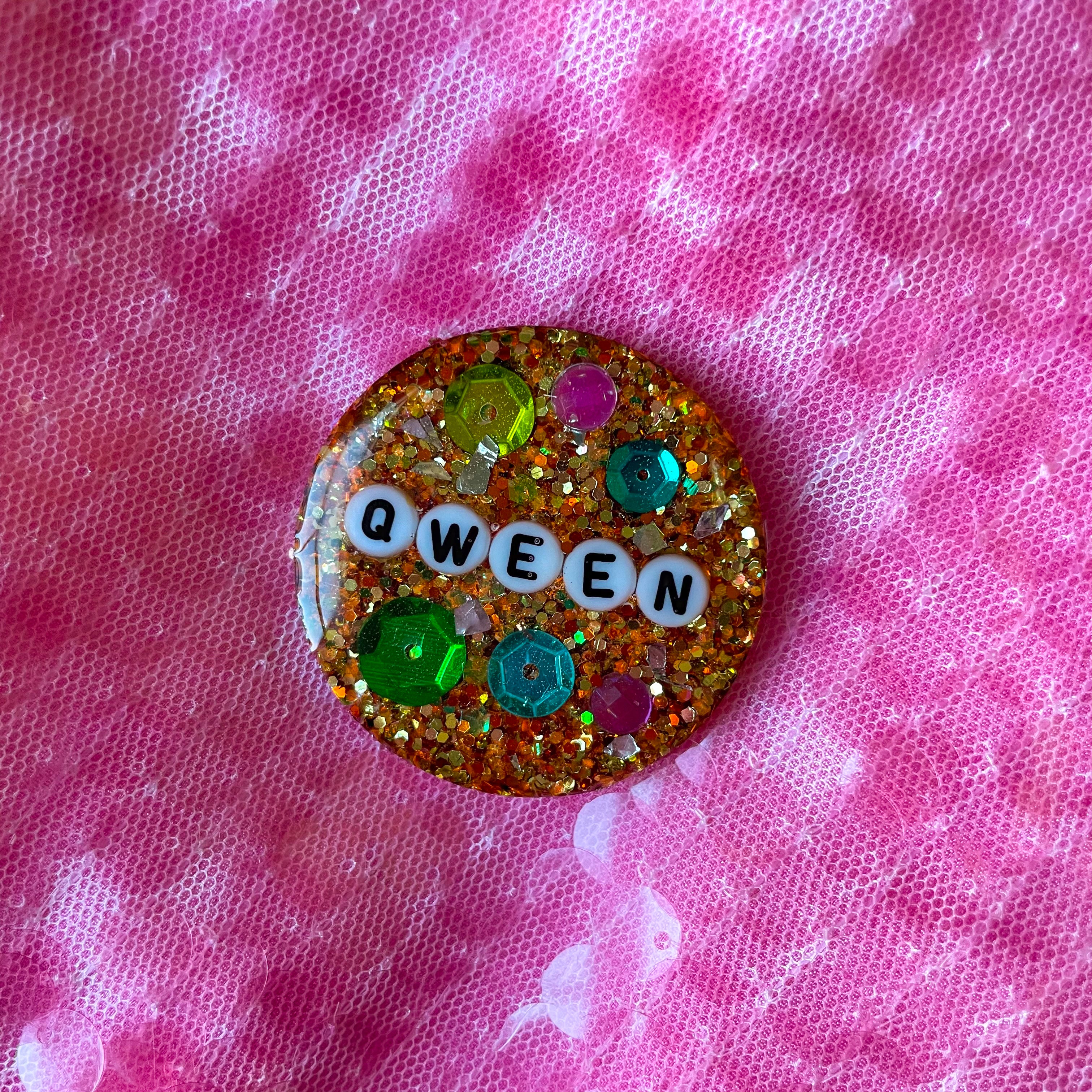 Glitterati Badge No. 32