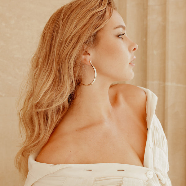 Musa Hoop Earrings Large in Gold